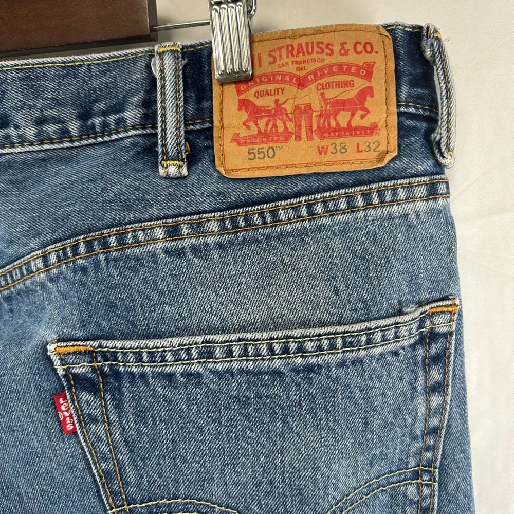 Levi's 550 Relaxed Fit Jeans Mens 38x32 Blue Medium Wash Tapered Leg Denim